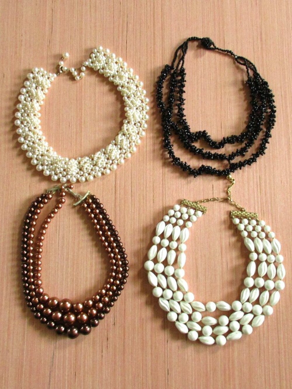 Vintage Necklace Lot – Pearls, Thermoset, Beads, 60s–90s Styles